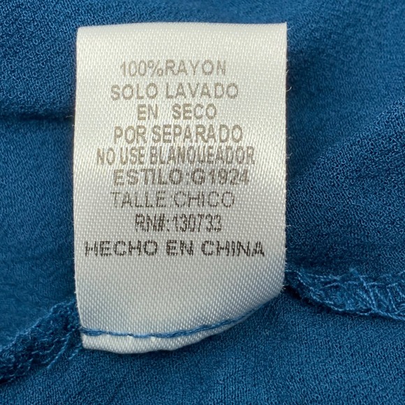 Umgee USA Women's Long Bell Sleeve V-Neck Tunic Top Teal Embroidered Floral Sz S - Picture 8 of 8